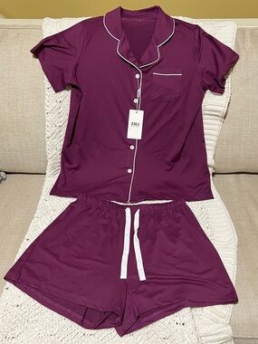 Women's Short Sleeve Pajama Set in Plum with White Trim